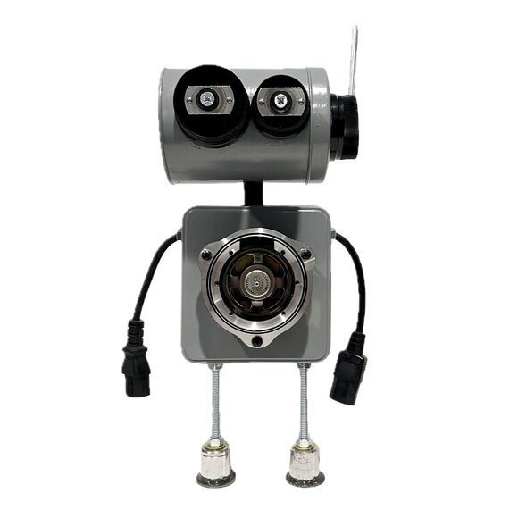 MAGNO (found objects robot sculpture)